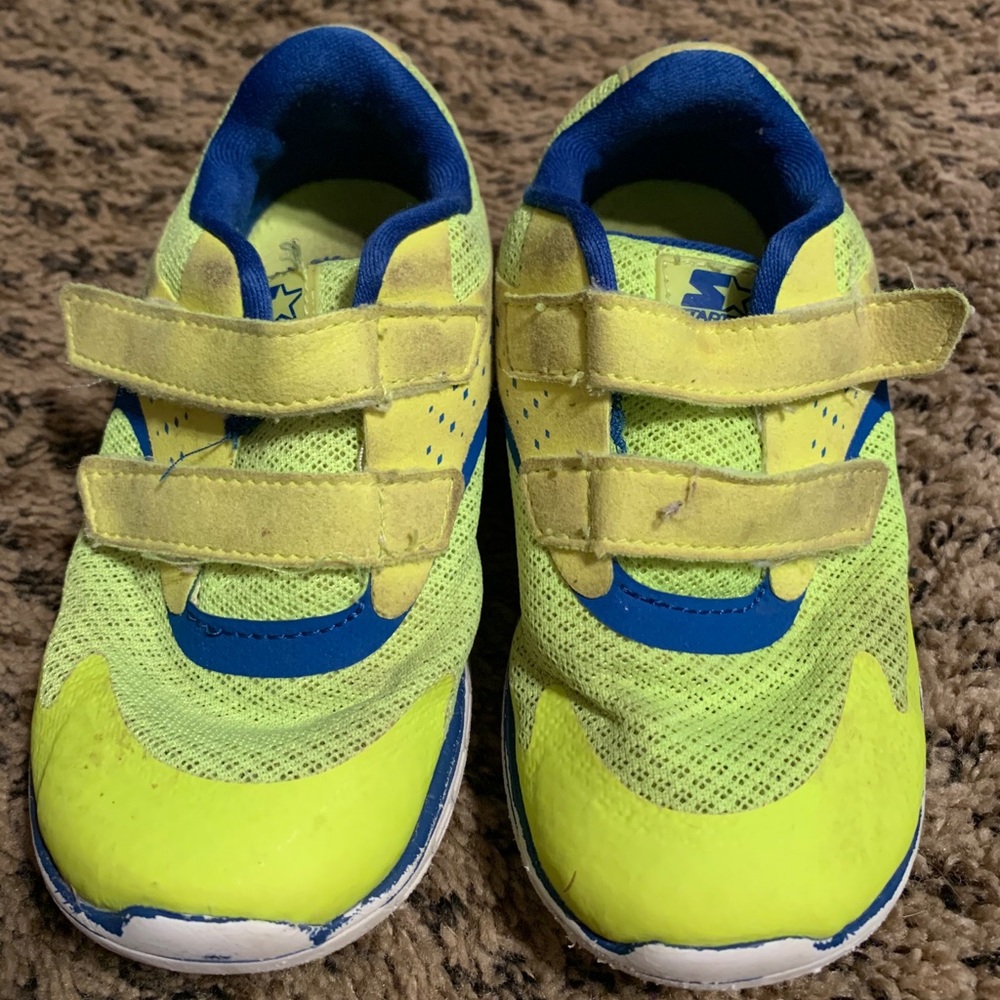 7 pairs of little boys shoes size 10